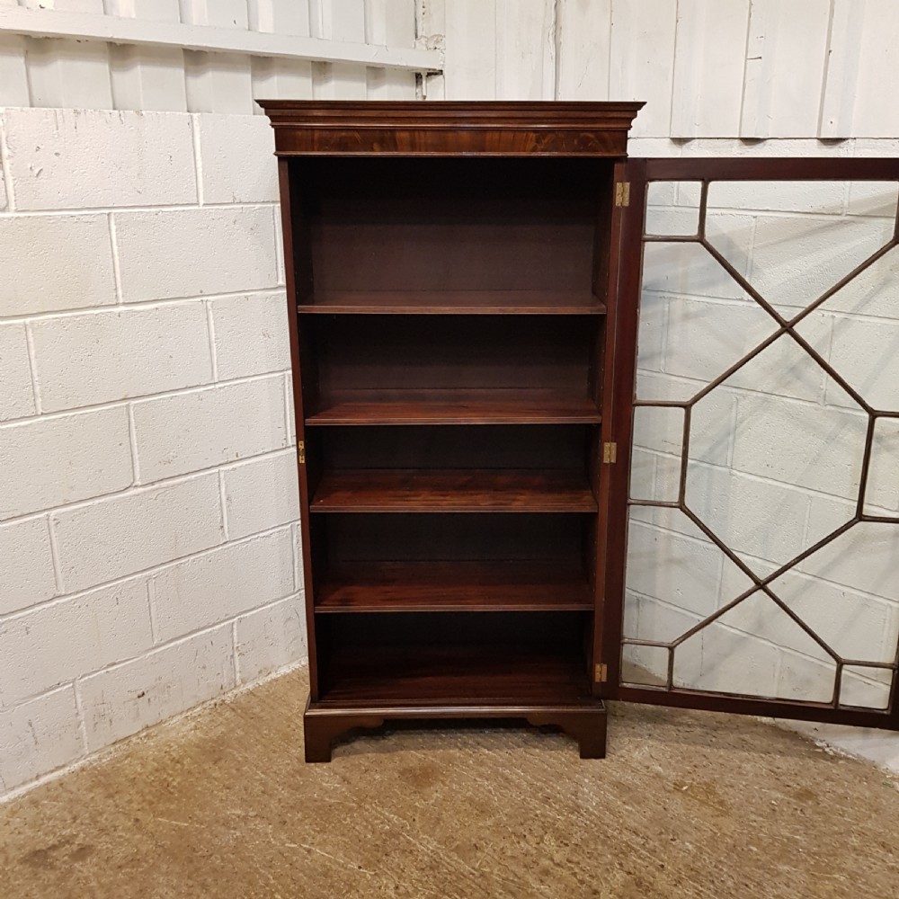 ANTIQUE EDWARDIAN MAHOGANY ASTRAGAL GLAZED BOOKCASE C1900 View III