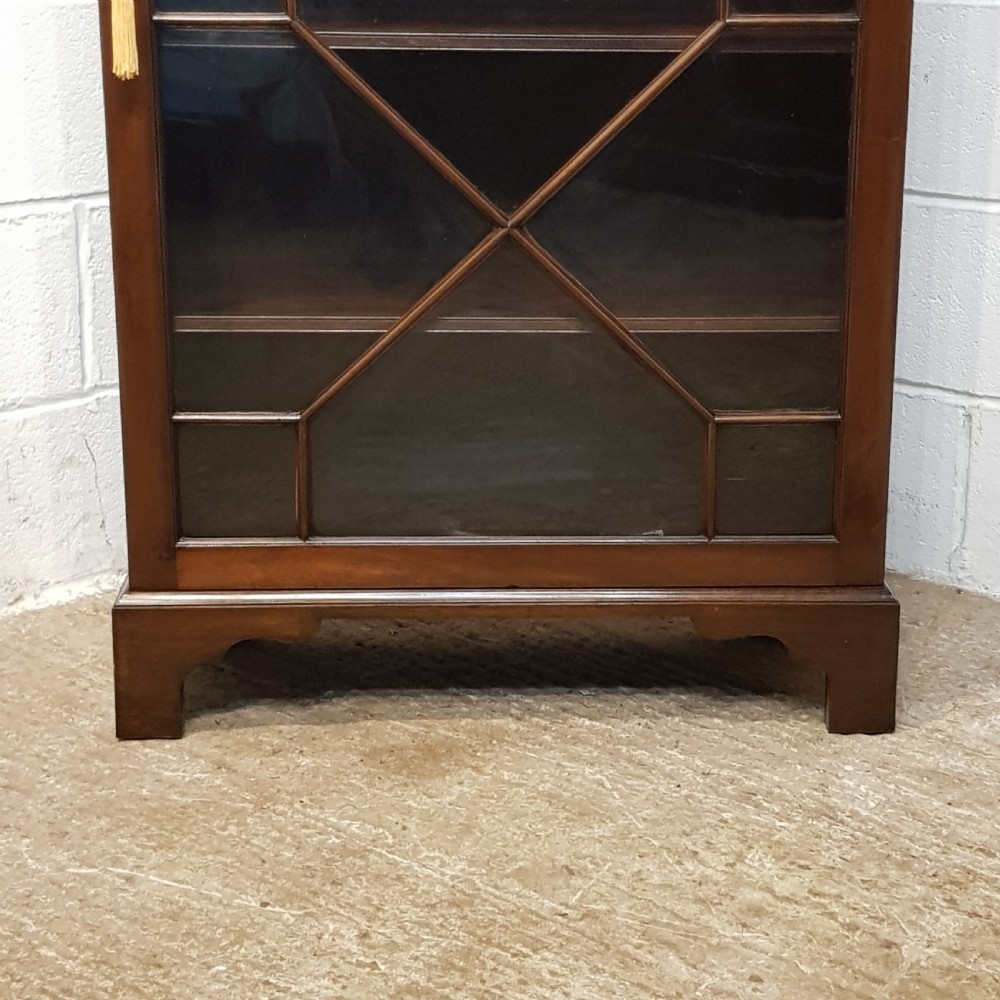 ANTIQUE EDWARDIAN MAHOGANY ASTRAGAL GLAZED BOOKCASE C1900 View IV