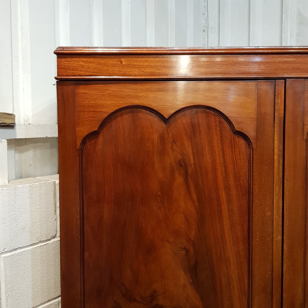 ANTIQUE EDWARDIAN. MAHOGANY TRIPLE WARDROBE C1900 View IV