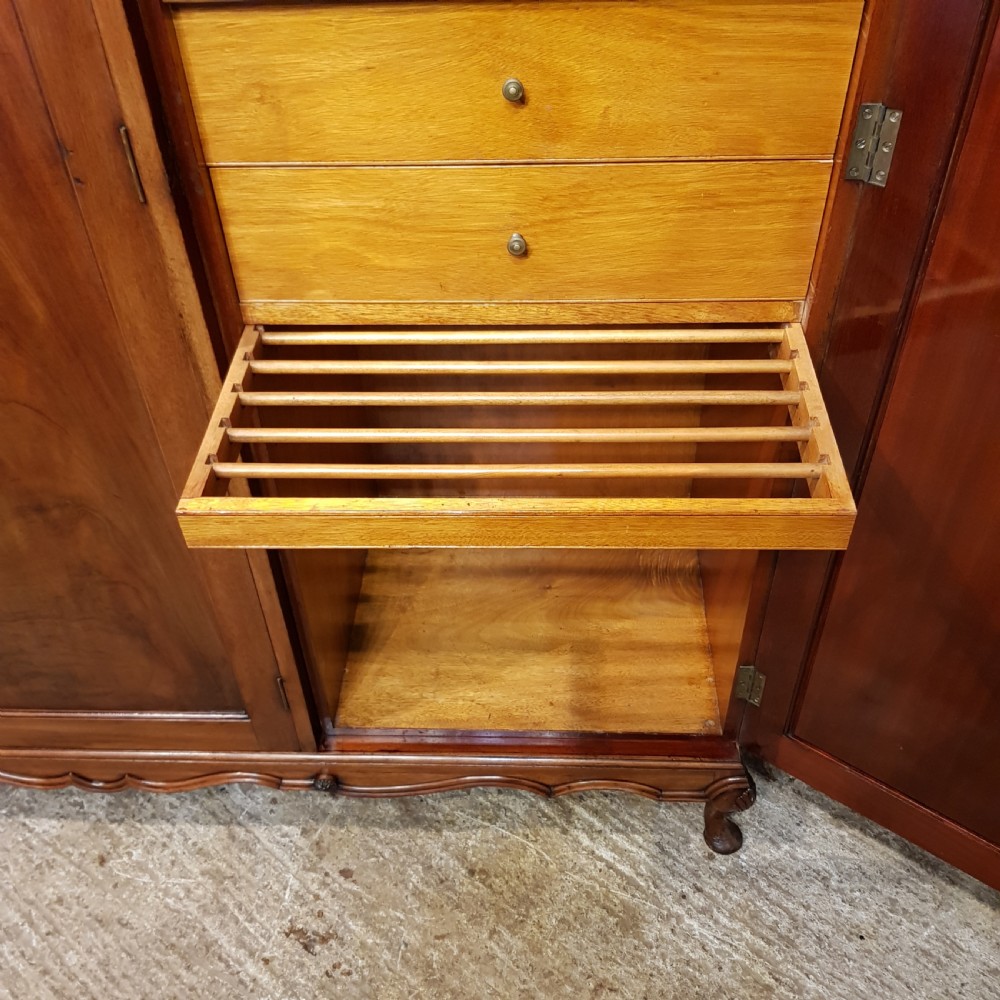 ANTIQUE EDWARDIAN. MAHOGANY TRIPLE WARDROBE C1900 View VII