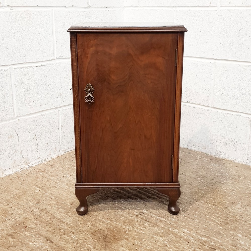 ANTIQUE PAIR MAHOGANY BEDSIDE CABINETS C1930 View III