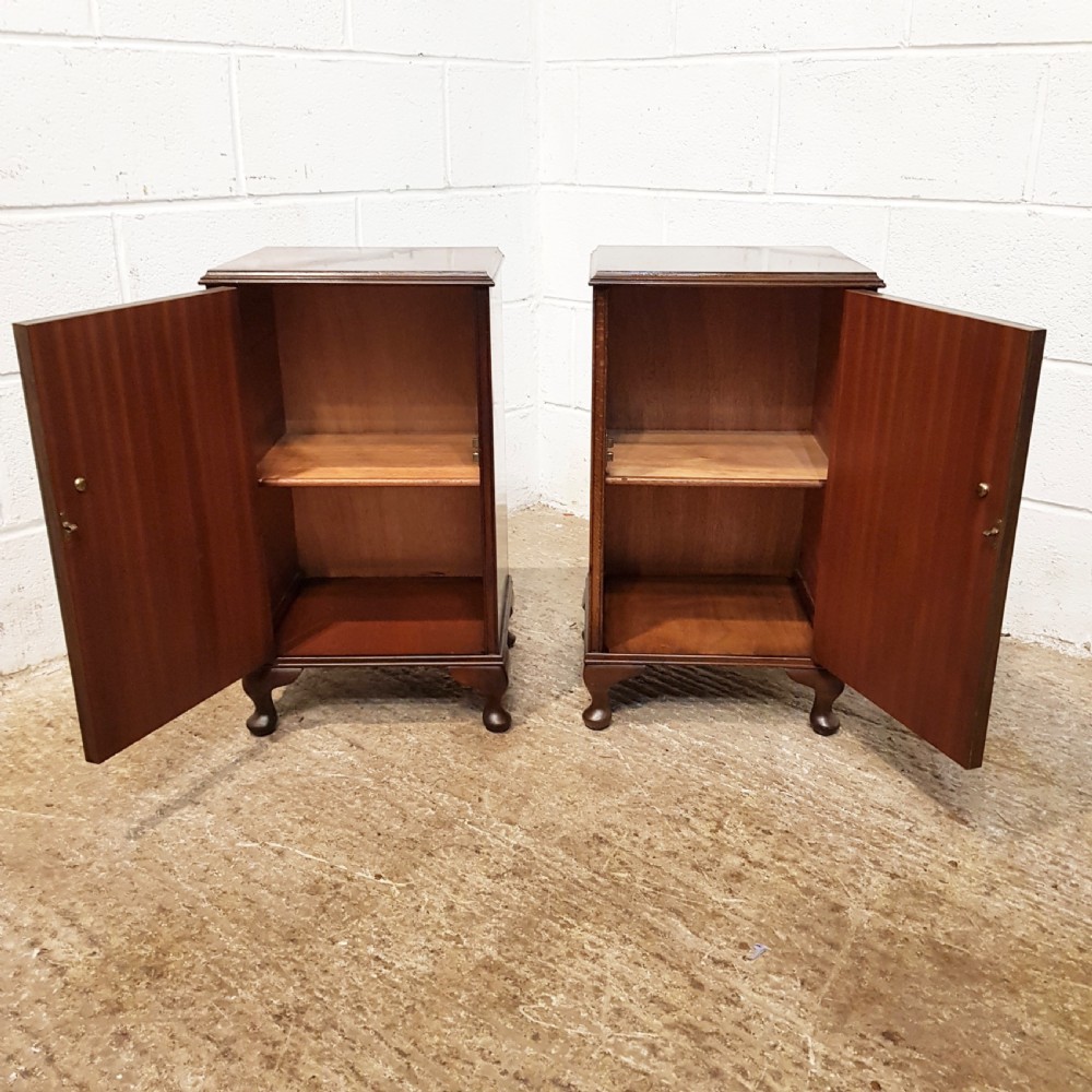 ANTIQUE PAIR MAHOGANY BEDSIDE CABINETS C1930 View VII