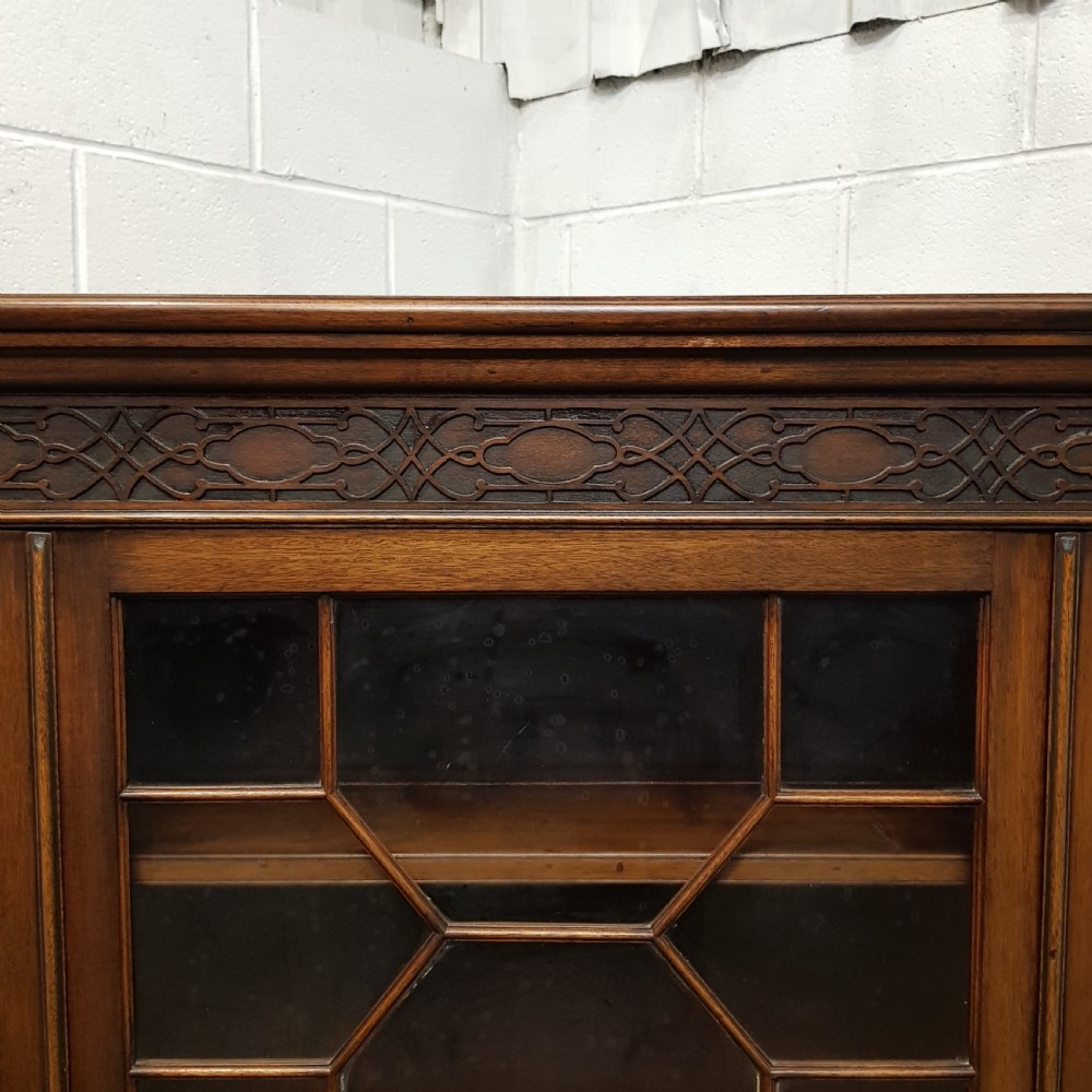 ANTIQUE EDWARDIAN MAHOGANY ASTRAGAL GLAZED BOOKCASE C1900 View III