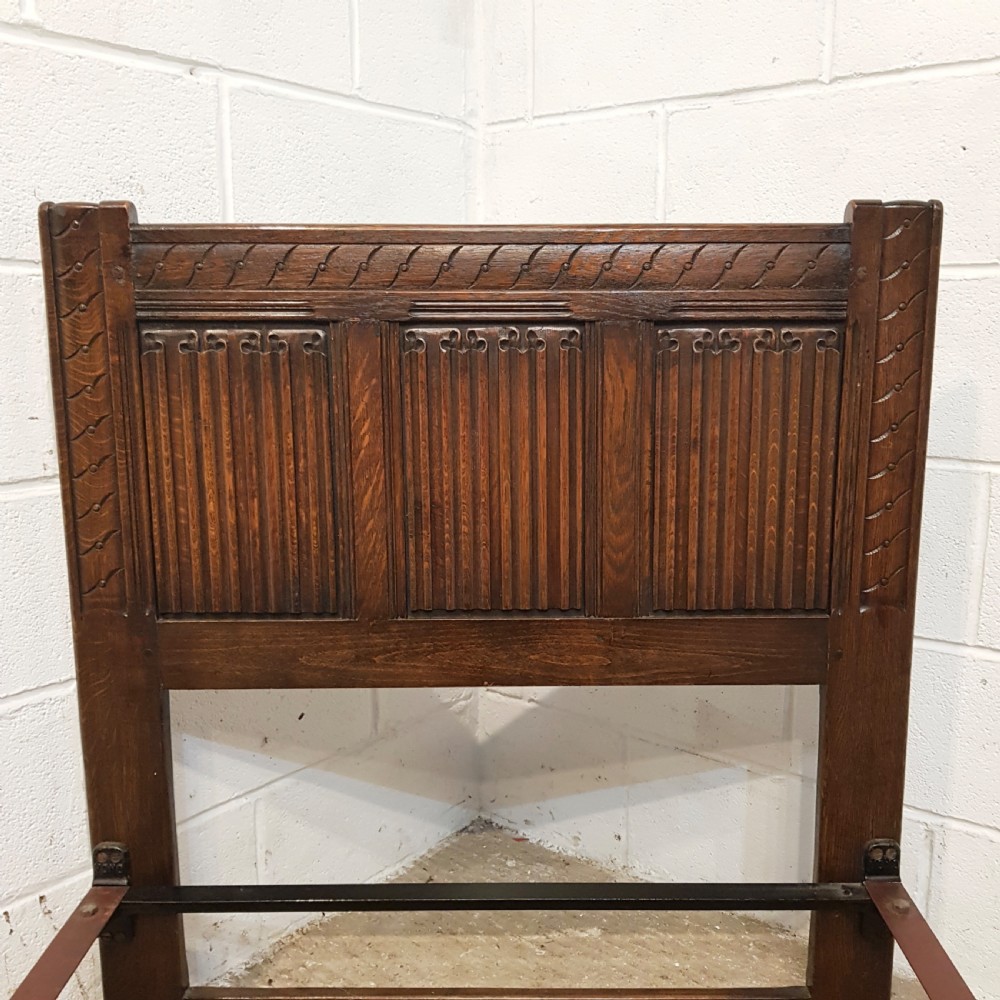ANTIQUE PAIR EDWARDIAN CARVED OAK LINENFOLD SINGLE BEDS C1900 View II