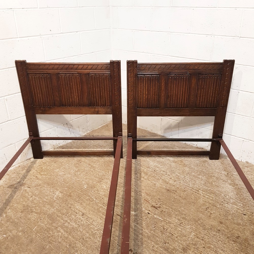 ANTIQUE PAIR EDWARDIAN CARVED OAK LINENFOLD SINGLE BEDS C1900 View V