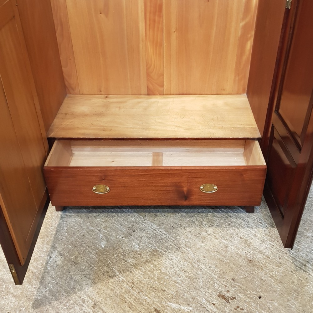 ANTIQUE EDWARDIAN MAHOGANY DOUBLE WARDROBE C1900 View II