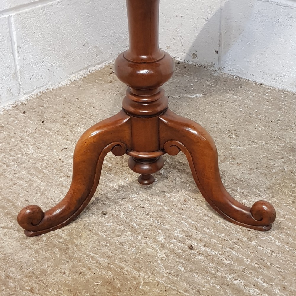ANTIQUE VICTORIAN MAHOGANY TILT TTOP TRIPOD TABLE C1880 View V