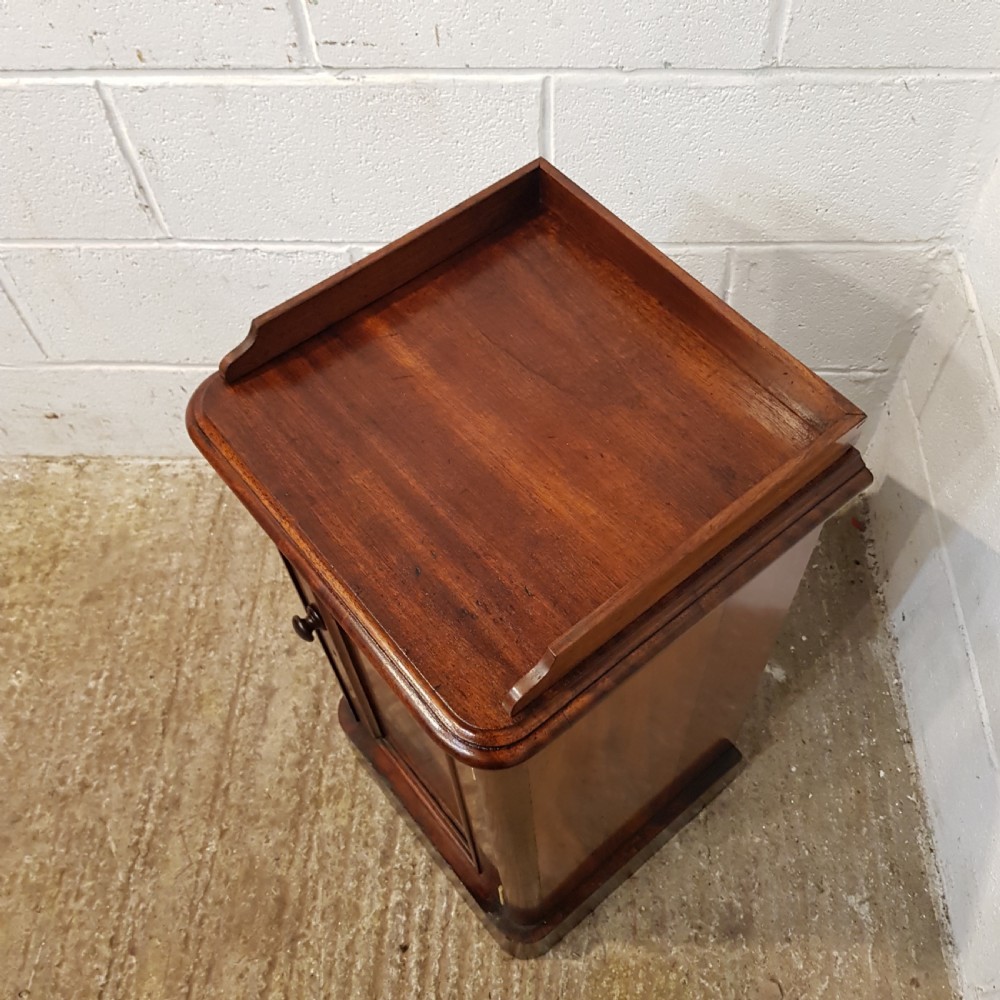 ANTIQUE VICTORIAN. AHOGANY BEDSIDE CUPBOARD C1880 View III