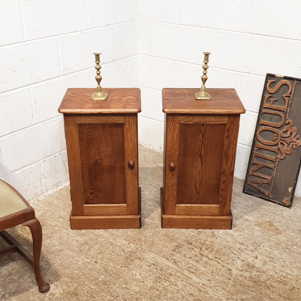 ANTIQUE PAIR ARTS & CRAFTS OAK BEDSIDE CABINETS C1900