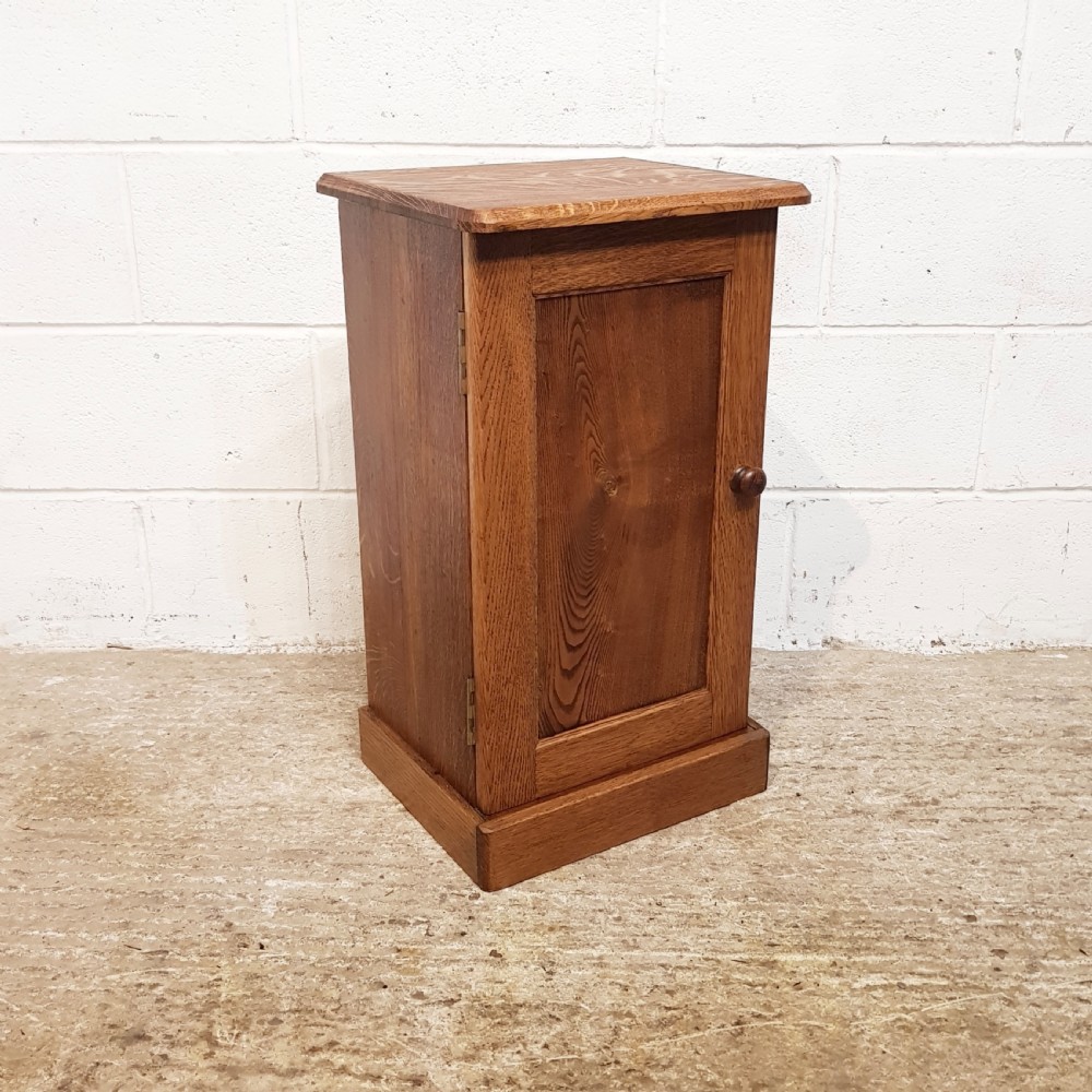 ANTIQUE PAIR ARTS & CRAFTS OAK BEDSIDE CABINETS C1900 View III