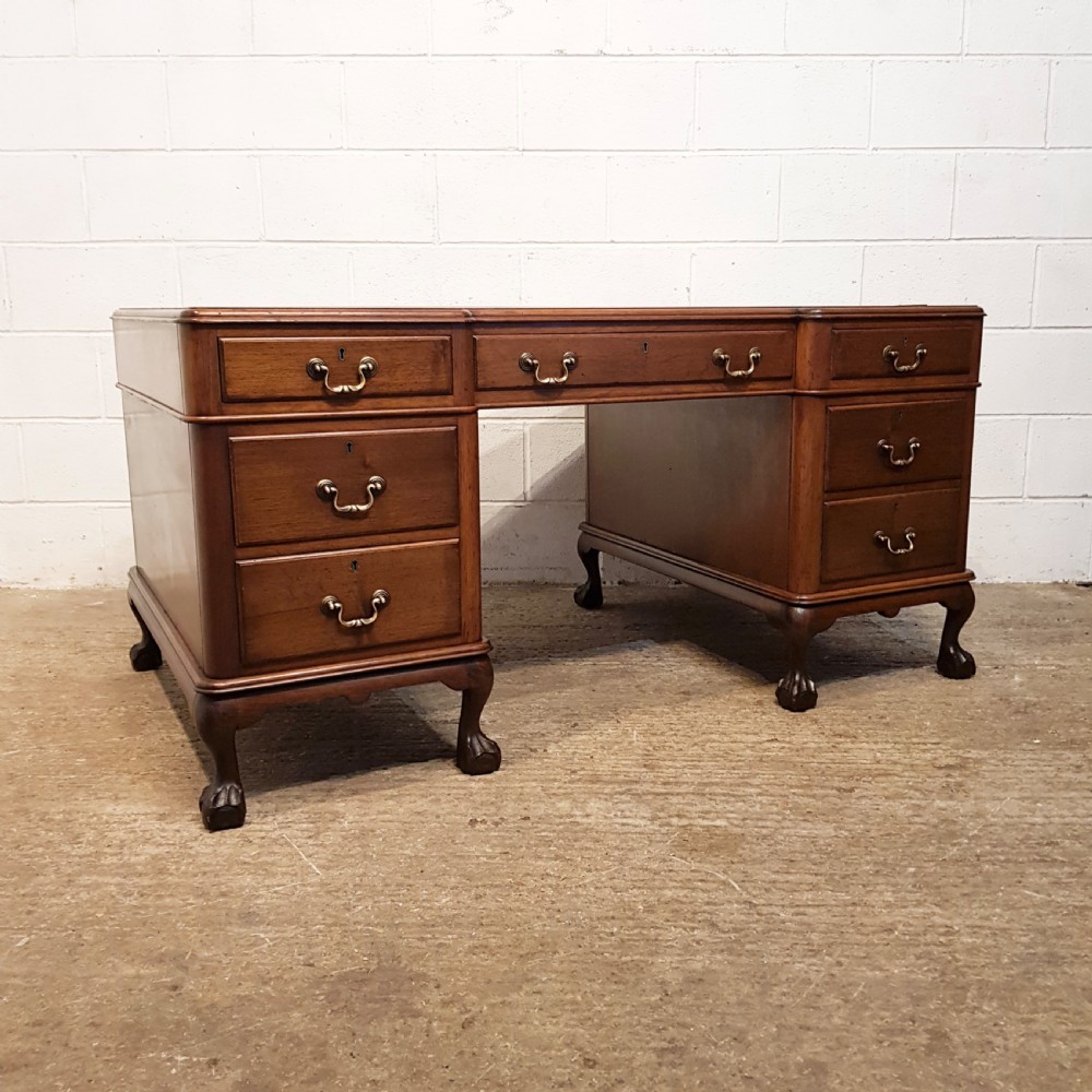 ANTIQUE LARGE MAHOGANY LEATHER TOP PEDESTAL DESK C1920 View II