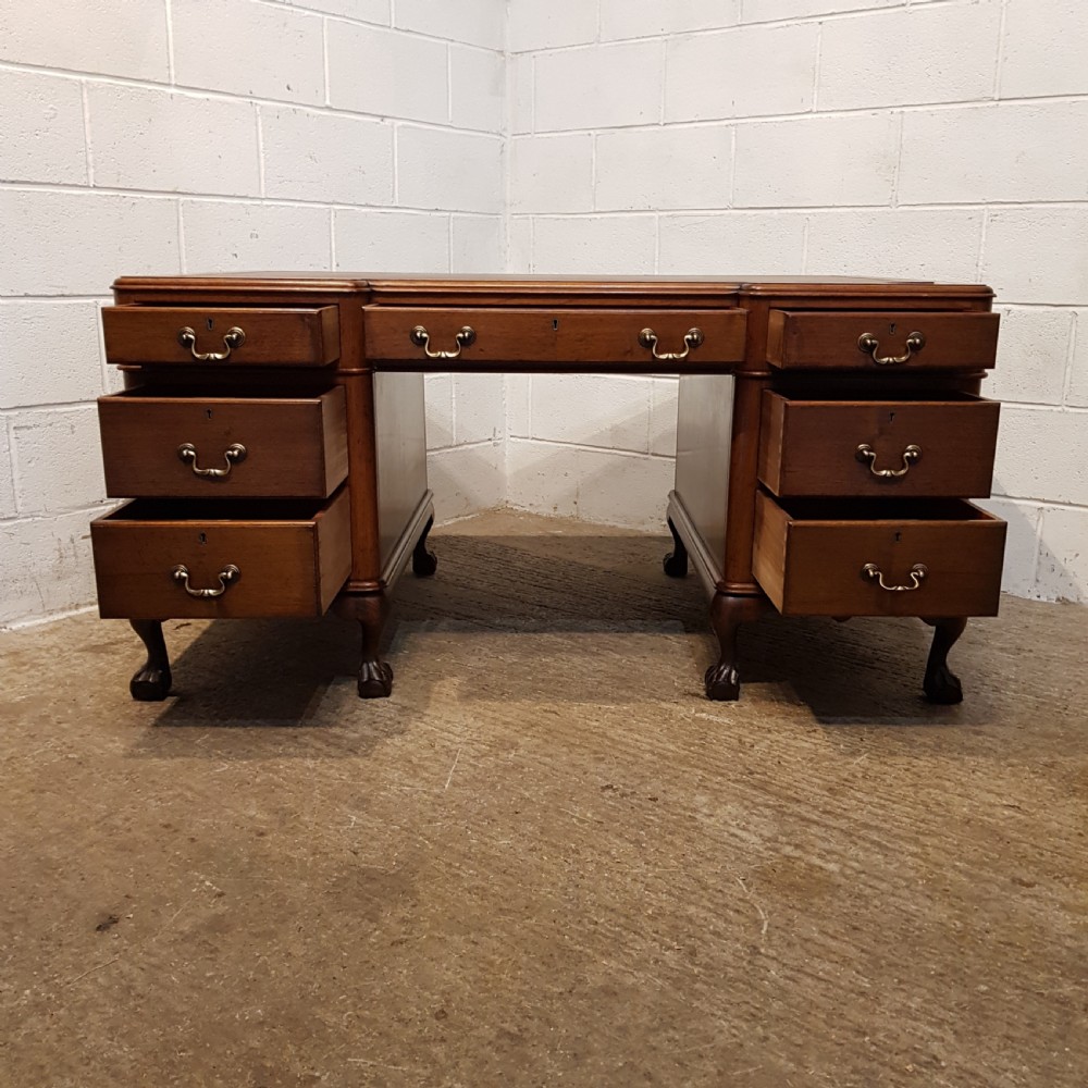 ANTIQUE LARGE MAHOGANY LEATHER TOP PEDESTAL DESK C1920 View IV