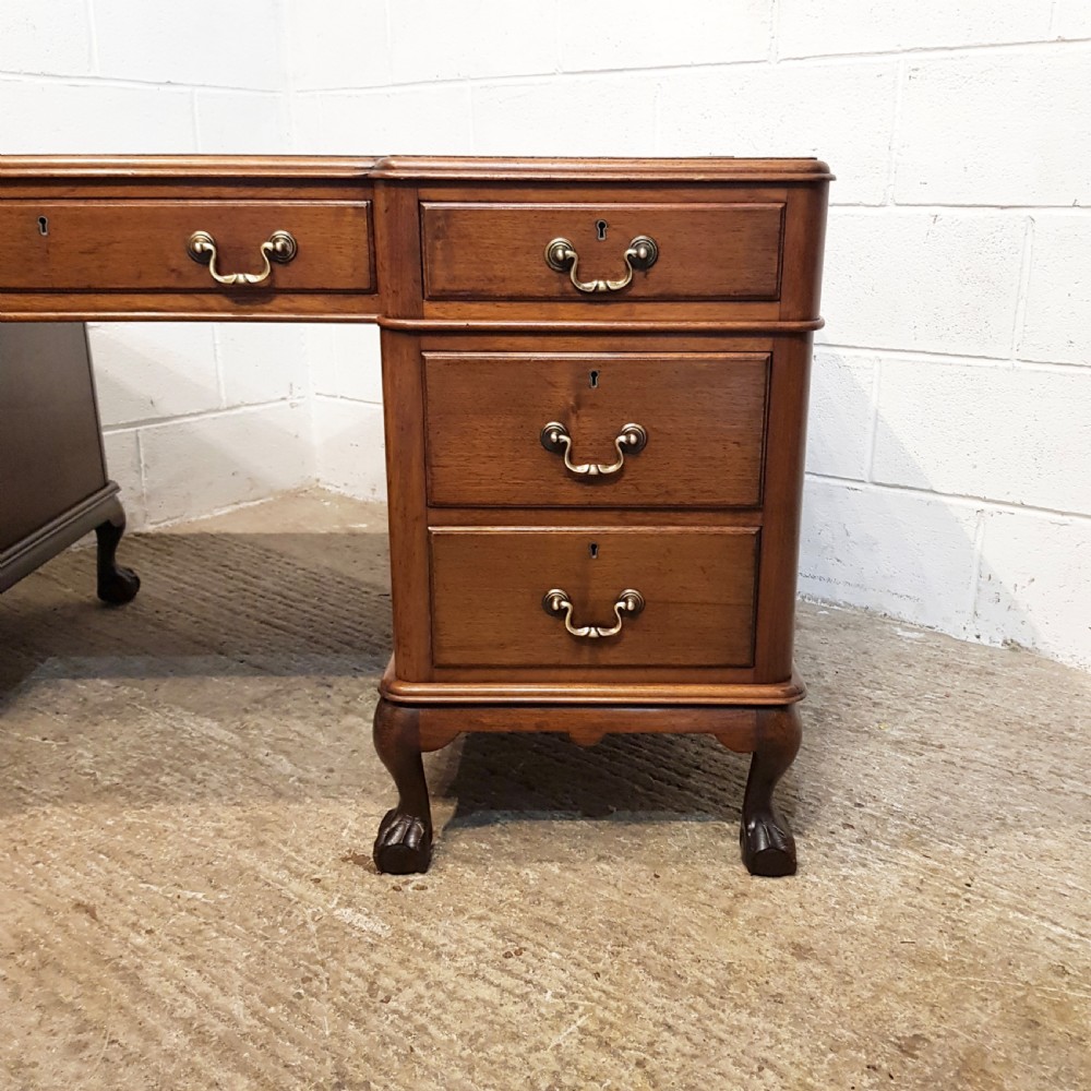 ANTIQUE LARGE MAHOGANY LEATHER TOP PEDESTAL DESK C1920 View VII