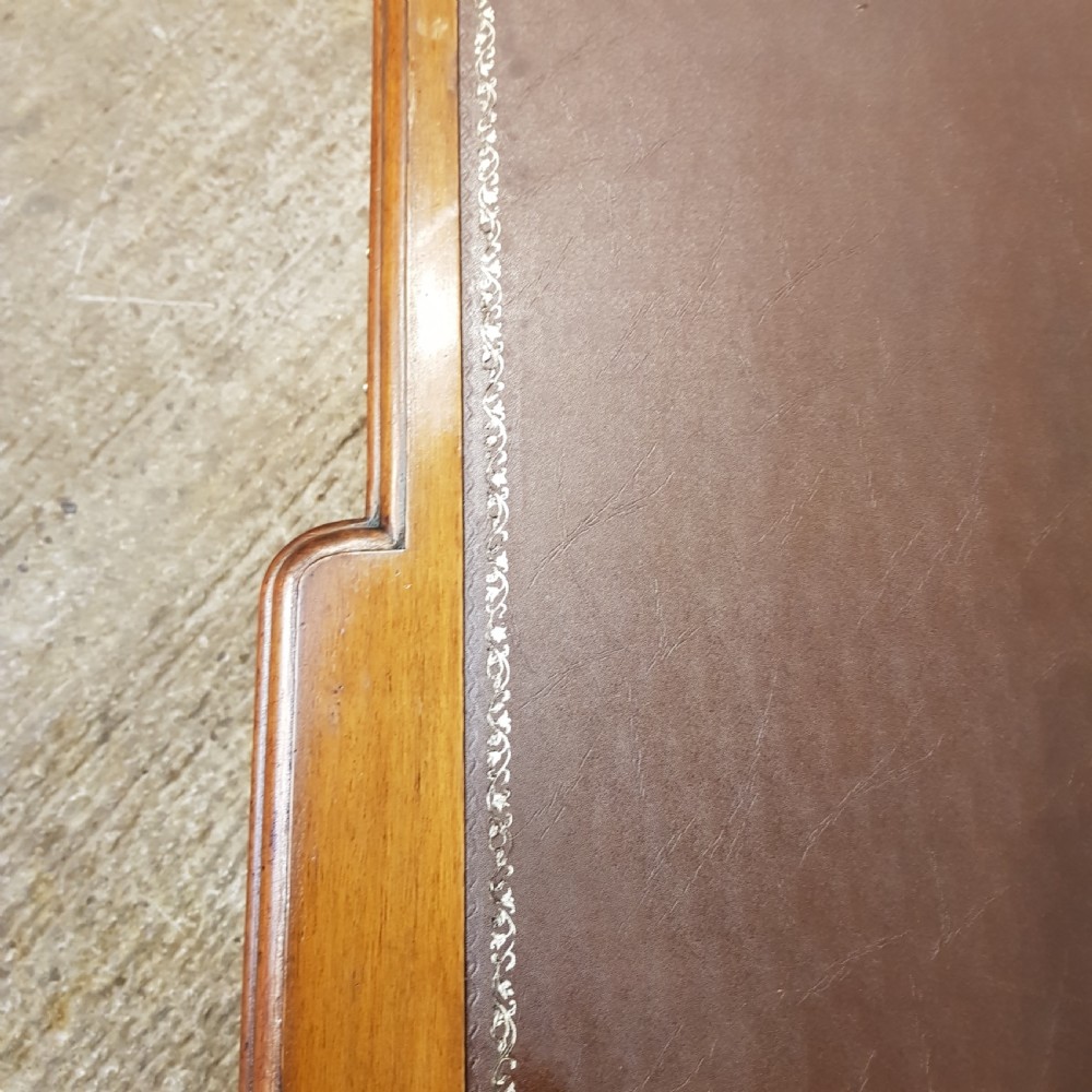 ANTIQUE LARGE MAHOGANY LEATHER TOP PEDESTAL DESK C1920 View XI