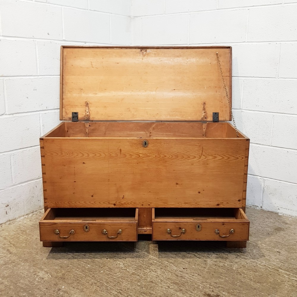 ANTIQUE LATE 18TH  CENTURY PINE BLANKET BOX MULE CHEST C1780 View IV