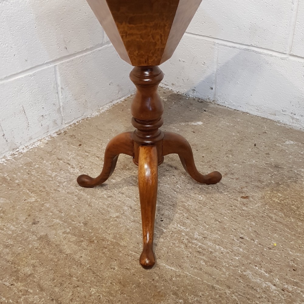 SUPERB ANTIQUE BURR WALNUT WORKBOX C1920 View VII