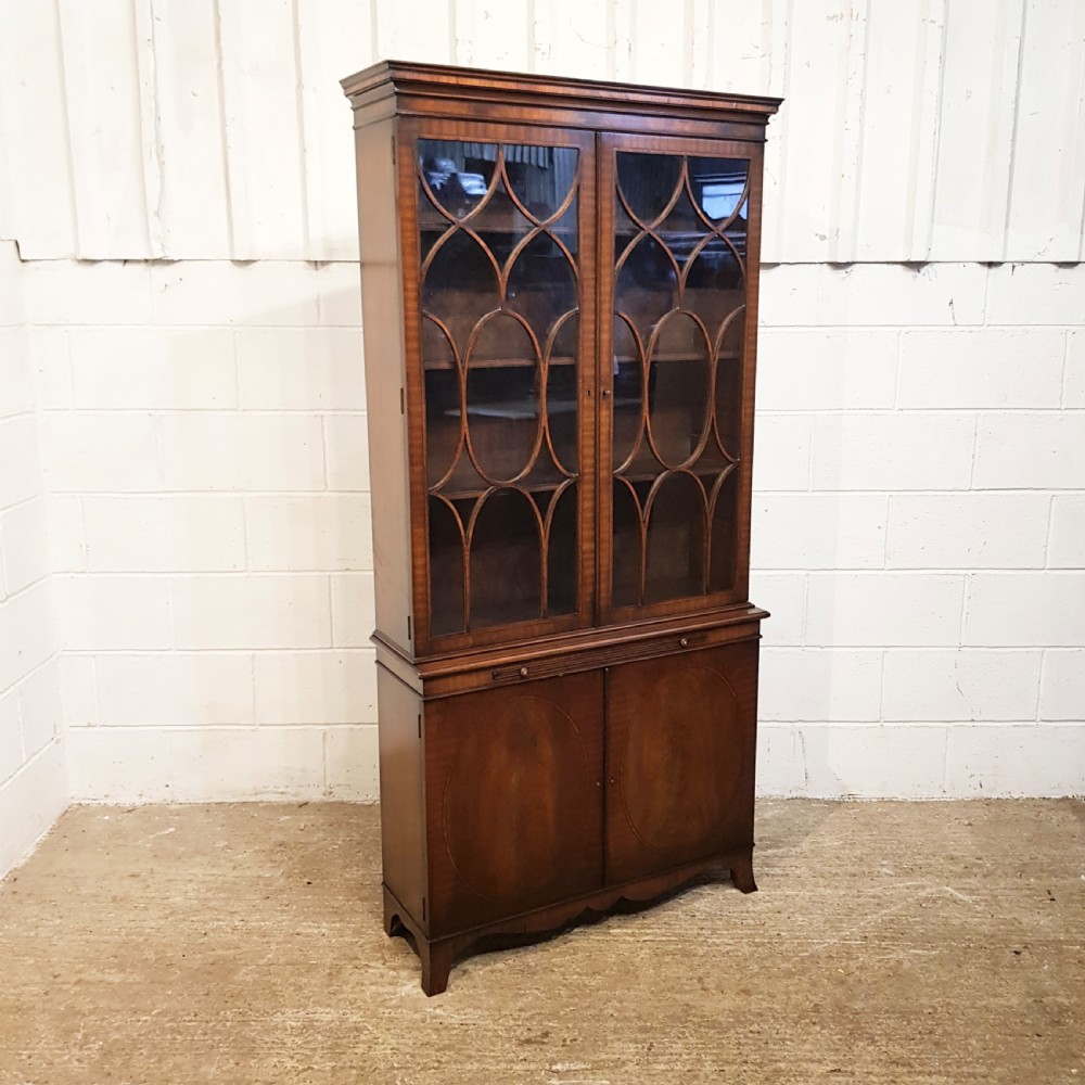 ANTIQUE EDWARDIAN MAHOGANY ASTRAGAL GLAZED BOOKCASE C1900 View II