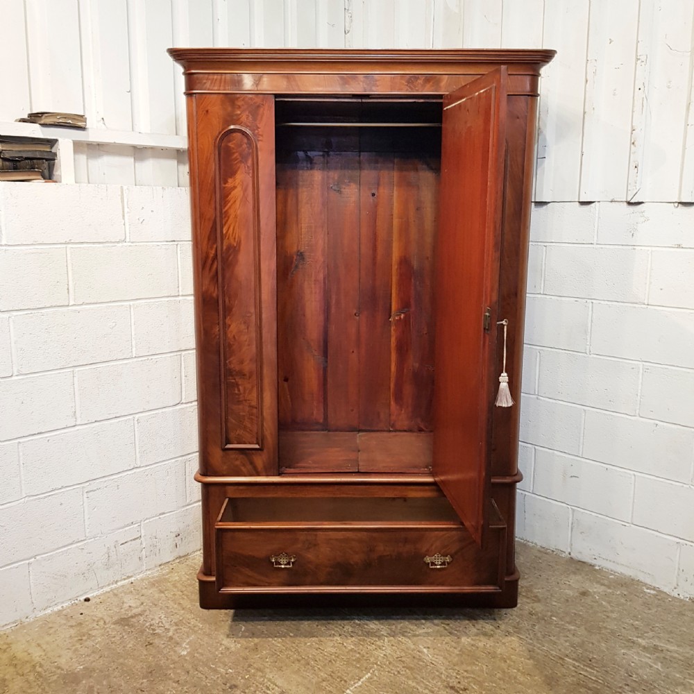 ANTIQUE VICTORIAN MAHOGANY SINGLE WARDROBE C1880 View III