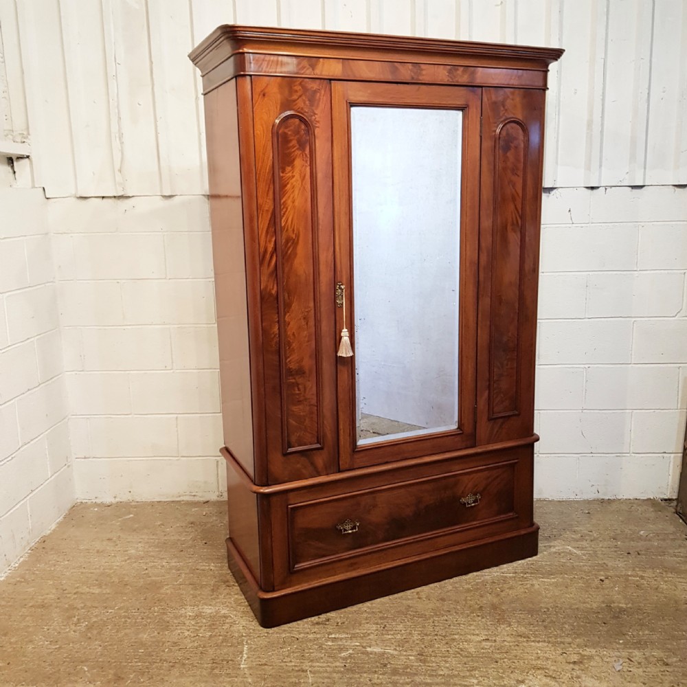 ANTIQUE VICTORIAN MAHOGANY SINGLE WARDROBE C1880 View IV