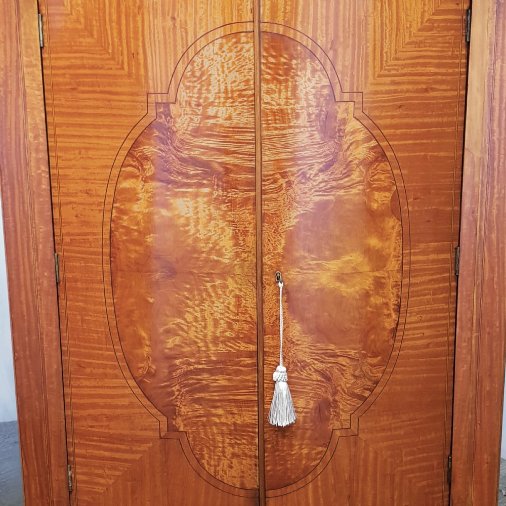 ANTIQUE VICTORIAN SATINWOOD TRIPLE WARDROBE COMPACTUM C1880 View VII