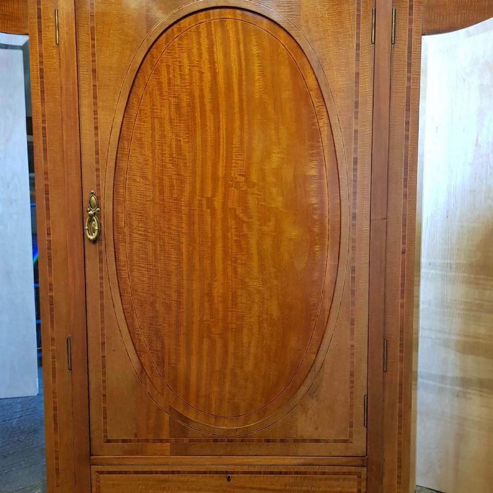 ANTIQUE LATE VICTORIAN MAHOGANY TRIPLE WARDROBE COMPACTUM C1890 View III