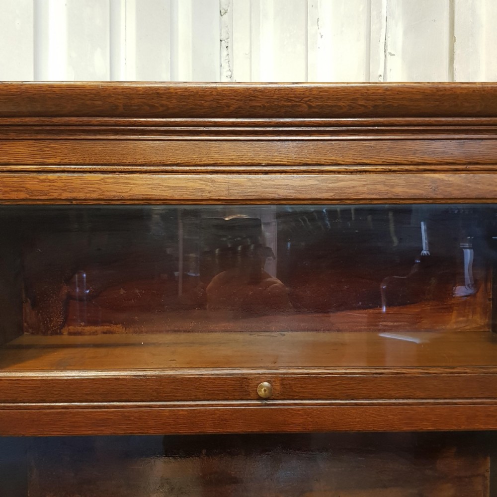ANTIQUE  OAK GLOBE WERNICKE  SECTIONAL BOOKCASE C1900 View II
