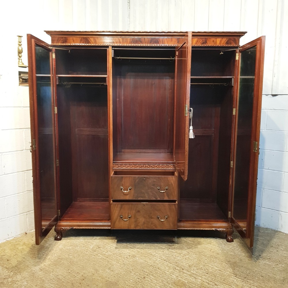 ANTIQUE EDWARDIAN CHIPPENDALE MAHOGANY TRIPLE WARDROBE C1900 View VII