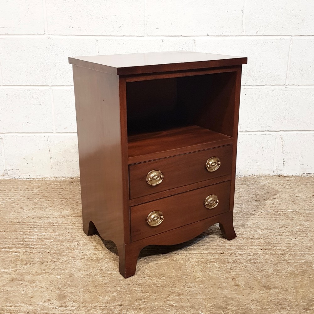 ANTIQUE PAIR MAHOGANY BEDSIDE CABINETS C1920 View III
