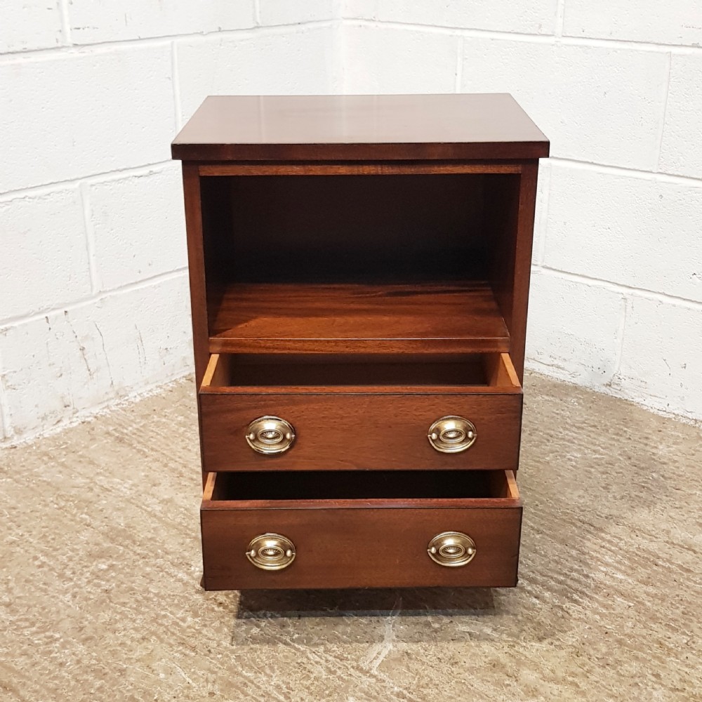 ANTIQUE PAIR MAHOGANY BEDSIDE CABINETS C1920 View V