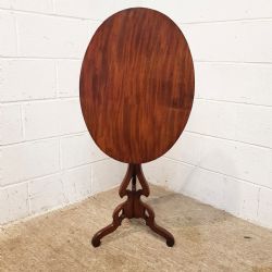 ANTIQUE VICTORIAN MAHOGANY OVAL TILT TOP TABLE C1880