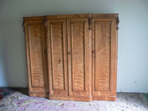 Gentlemans Compactum Wardrobe.