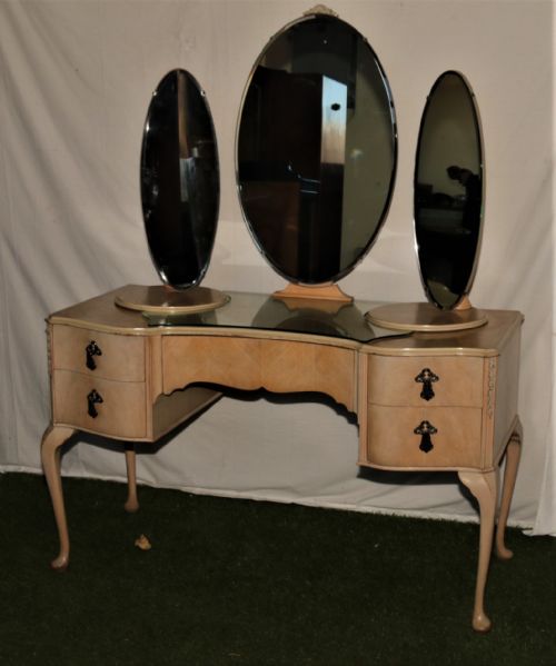 1930 Deco Walnut Bedroom Suite.