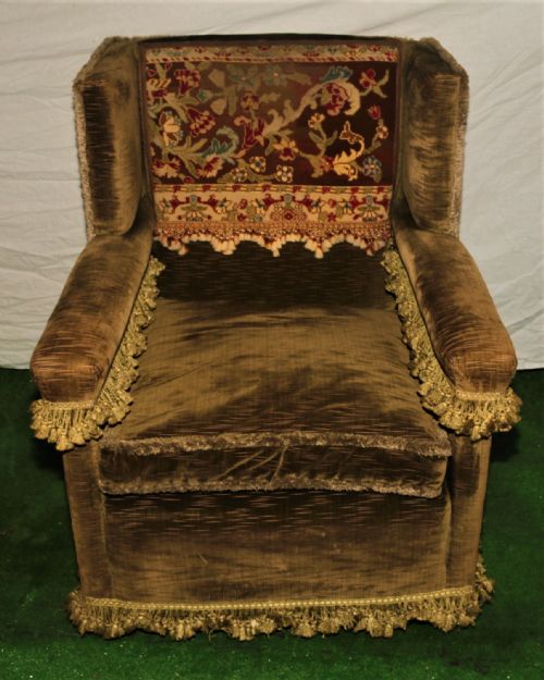 fig 1. Victorian 3pc suite (HARRODS)