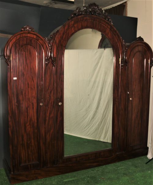 Big Victorian Mahogany Wardrobe.