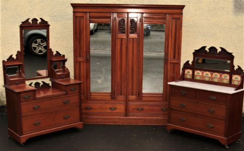 Late Victorian Bedroom Suite.