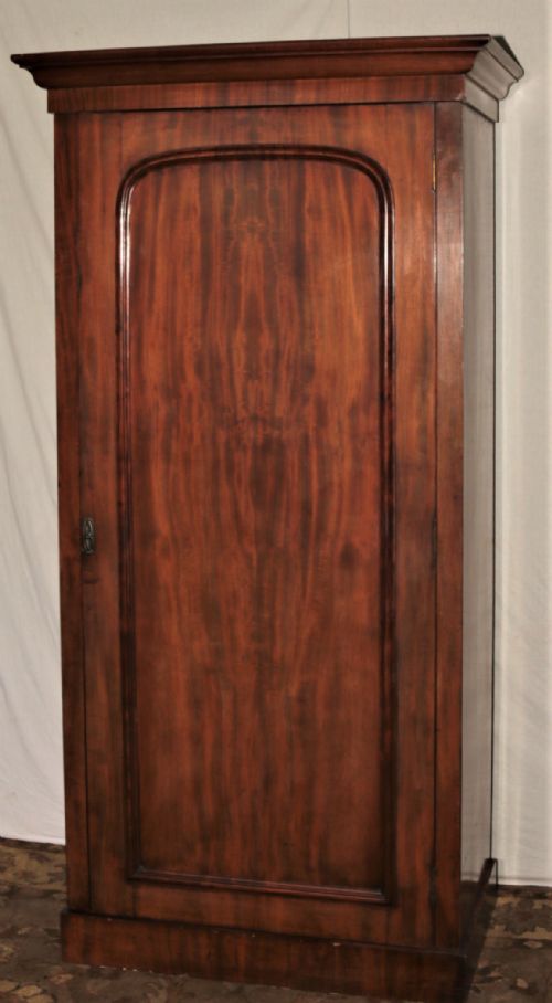 Victorian Single-door Narrow Wardrobe.

