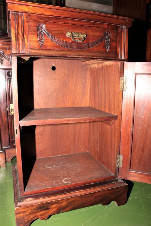 VICTORIAN DRESSING TABLE AND BEDSIDE CABINET - ADDITIONAL PHOTO 2