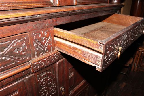 PERIOD OAK COURT CUPBOARD CIRCA 15801600 - ADDITIONAL PHOTO 5