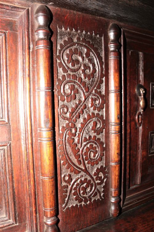 PERIOD OAK COURT CUPBOARD CIRCA 15801600 - ADDITIONAL PHOTO 9