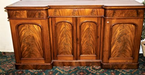 Victorian Mahogany Sideboard Buffet.