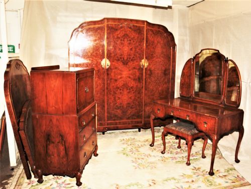 Fantastic Quality Walnut Bedroom Suite