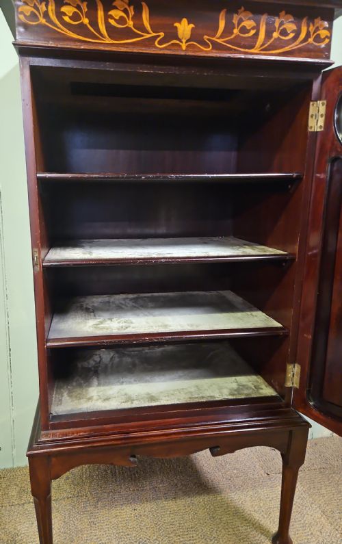 A RARE MUSIC CABINET - ADDITIONAL PHOTO 3