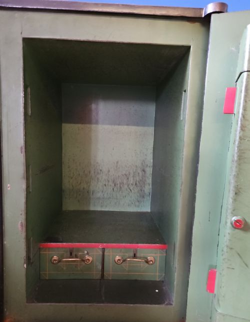 SAFE VICTORIAN IRON - ADDITIONAL PHOTO 3