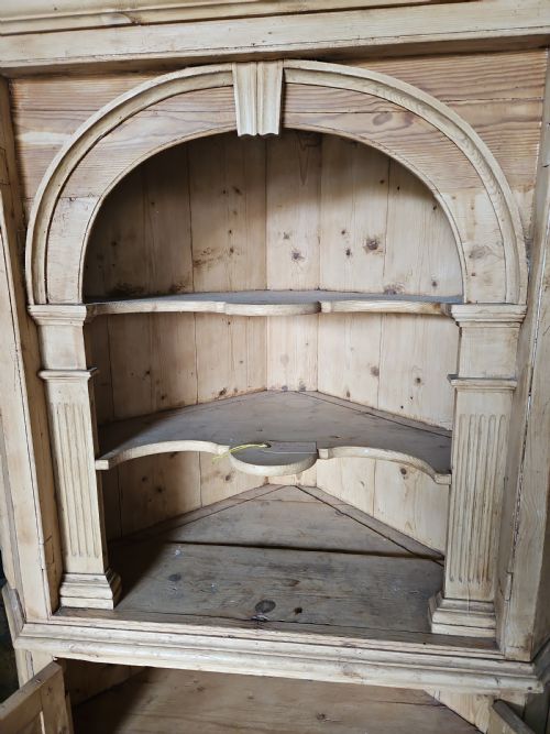 VICTORIAN RUSTIC PINE CORNER CABINET - ADDITIONAL PHOTO 3