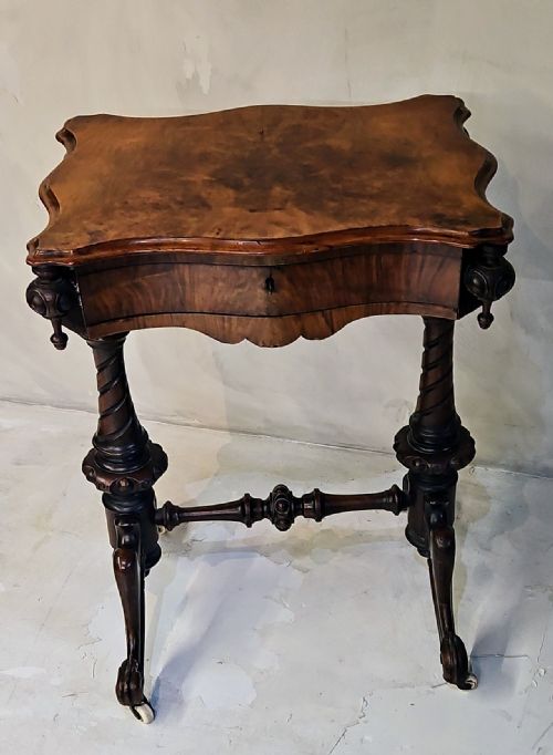 VICTORIAN WALNUT WORK TABLE - ADDITIONAL PHOTO 5