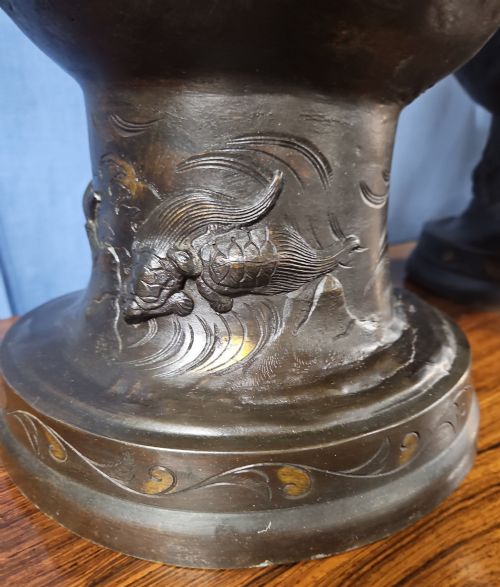 VERY LARGE PAIR JAPANESE BRONZE VASES - ADDITIONAL PHOTO 7