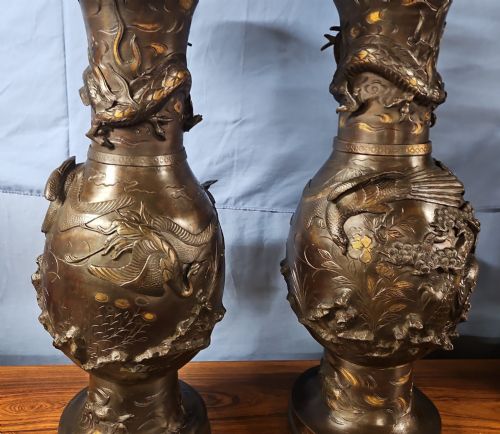 VERY LARGE PAIR JAPANESE BRONZE VASES - ADDITIONAL PHOTO 10