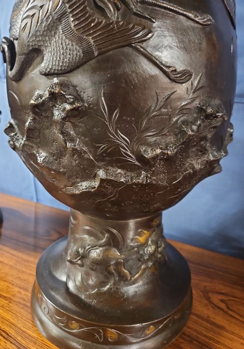 VERY LARGE PAIR JAPANESE BRONZE VASES - ADDITIONAL PHOTO 11