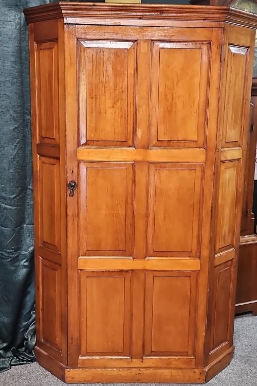LARGE VICTORIAN PINE CORNER WARDROBE