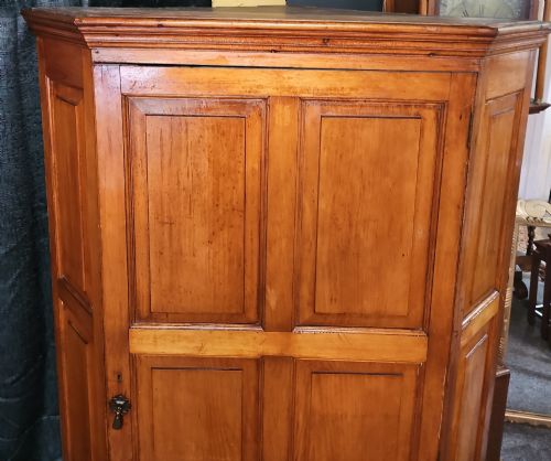 LARGE VICTORIAN PINE CORNER WARDROBE - ADDITIONAL PHOTO 2
